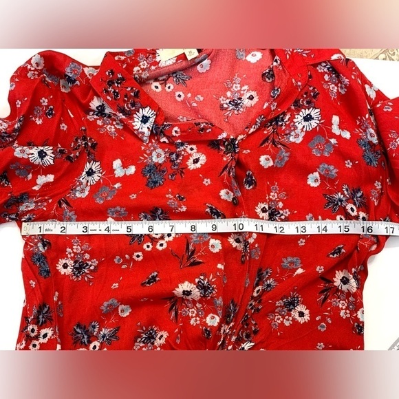 Red floral Rewind tie-up Blouse Sz Med NWOT - Picture 6 of 8